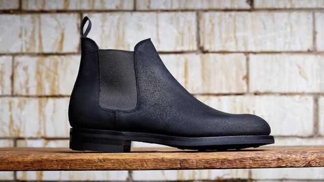 Crockett & Jones Chelsea V in Rough-Out Suede now available in store and online. Black or Dark Brown with studded Dainite soles.

Rough-Out Suede is a tough suede with wax treatment on the surface, which gives it its rugged character and some water resistance. This leather is particularly suitable for casual boots and shoes for all-year round wear, but is particularly well suited to the colder, autumn / winter season.

#crockett #crockettandjones #backmans #backmansskoservice #nybrogatan #stockholm #sweden #chelseaboots #dainite #goodyearwelted #autumnshoes #wintershoes #shoes #skor #mocka #roughoutleather
